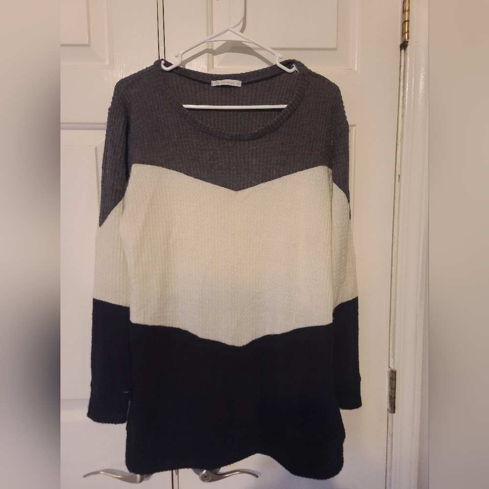 Veveret women's 1x sweater black, white & gray